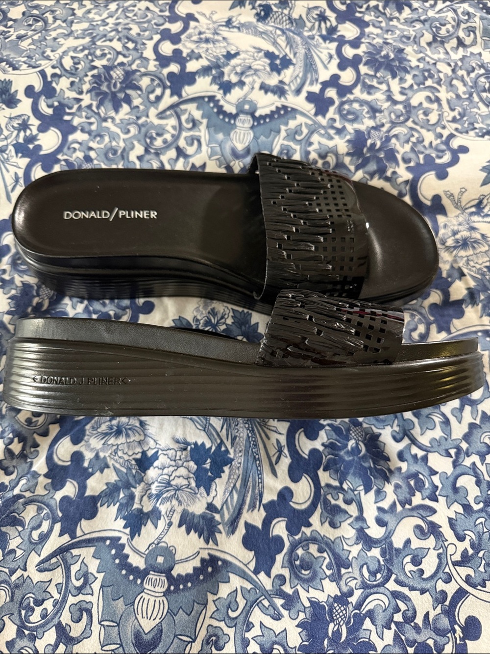 Donald J. Pliner FiFi Black Patent Woven Slide Sandals - Picture 2 of 5